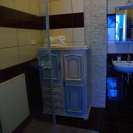 Apartment Kunst Im Schwalbenhaus