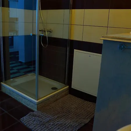 Apartment Kunst Im Schwalbenhaus
