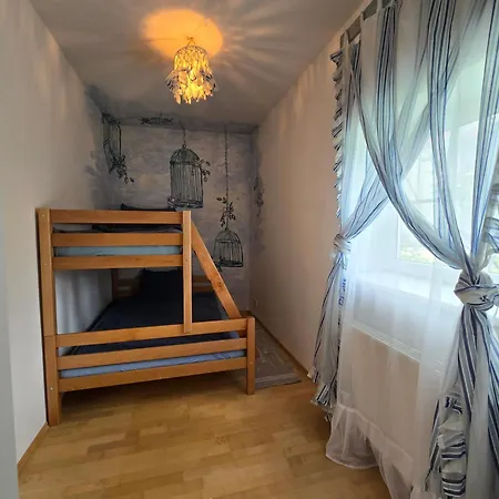 Apartment Kunst Im Schwalbenhaus